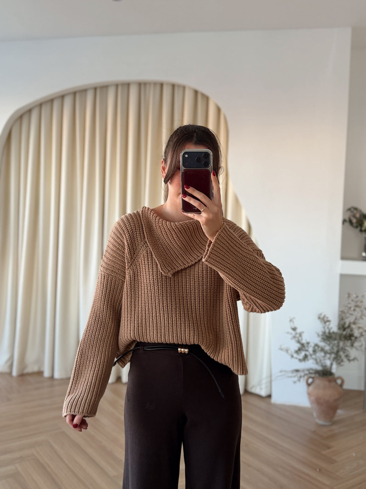 Pull en maille col asymétrique