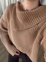Pull en maille col asymétrique