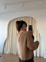 Pull en maille col asymétrique