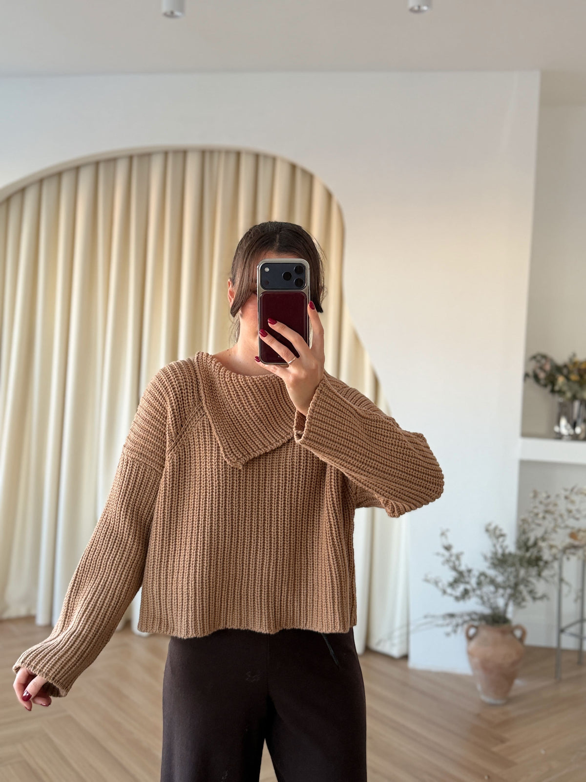 Pull en maille col asymétrique