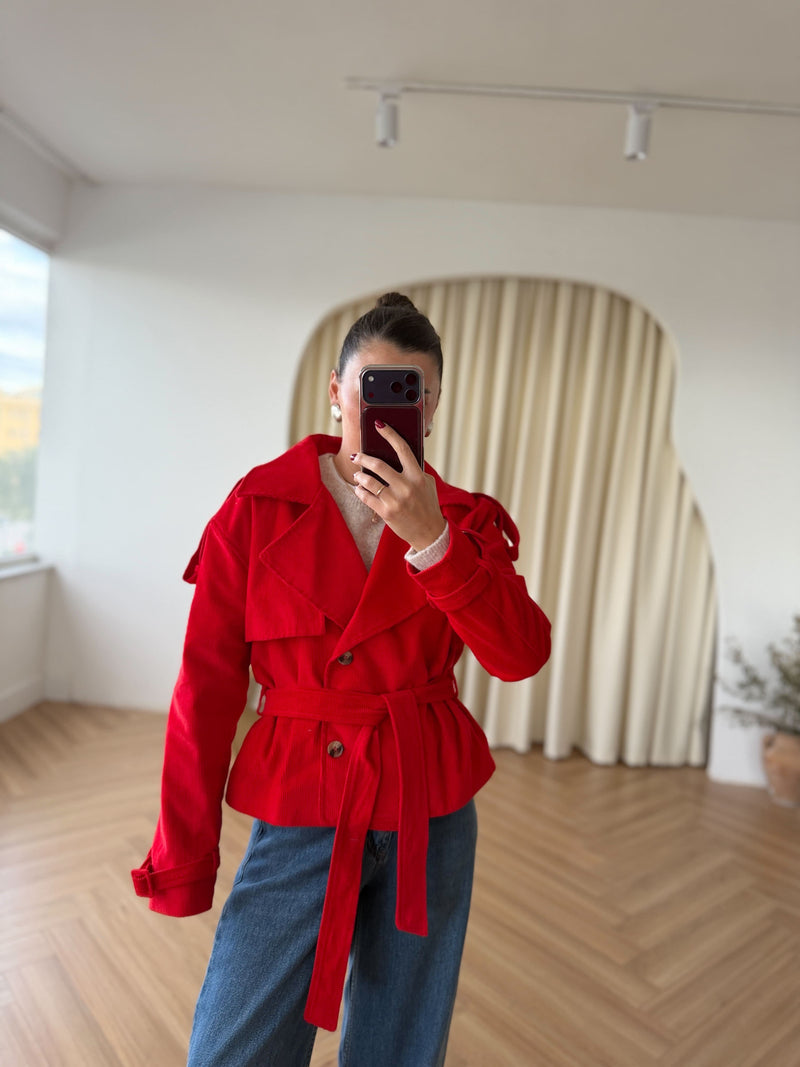 Veste en velours côtelé ceinturée
