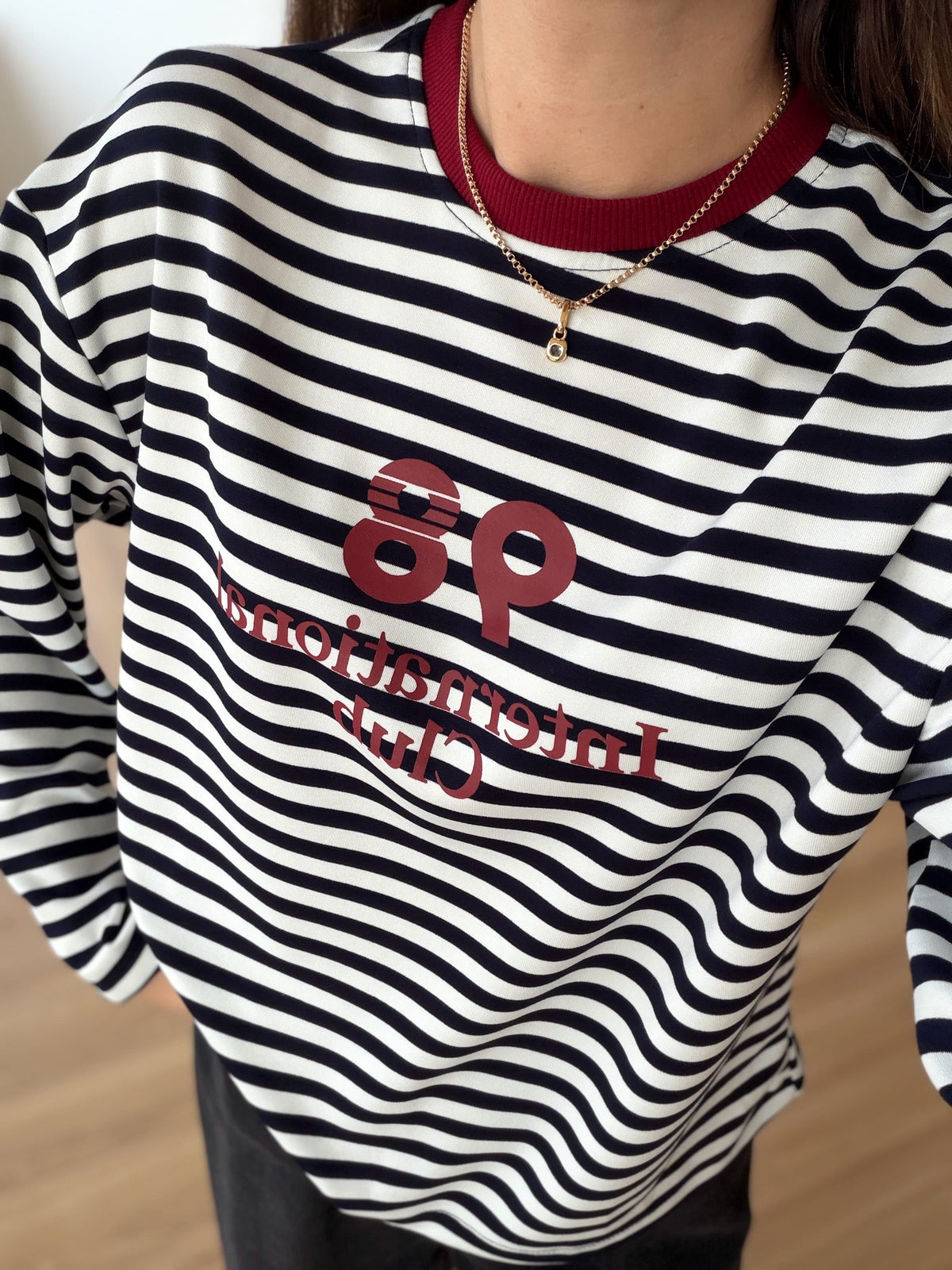 Sweat rayé marine liseré bordeaux