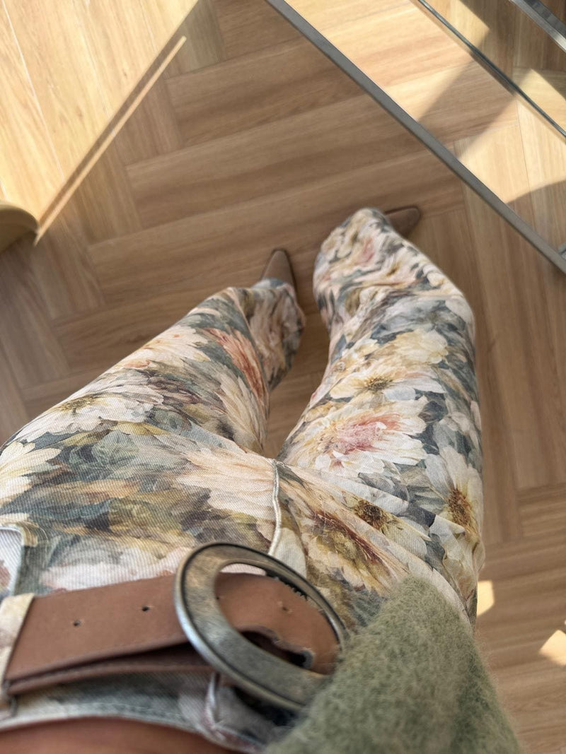 Jean taille haute à fleurs