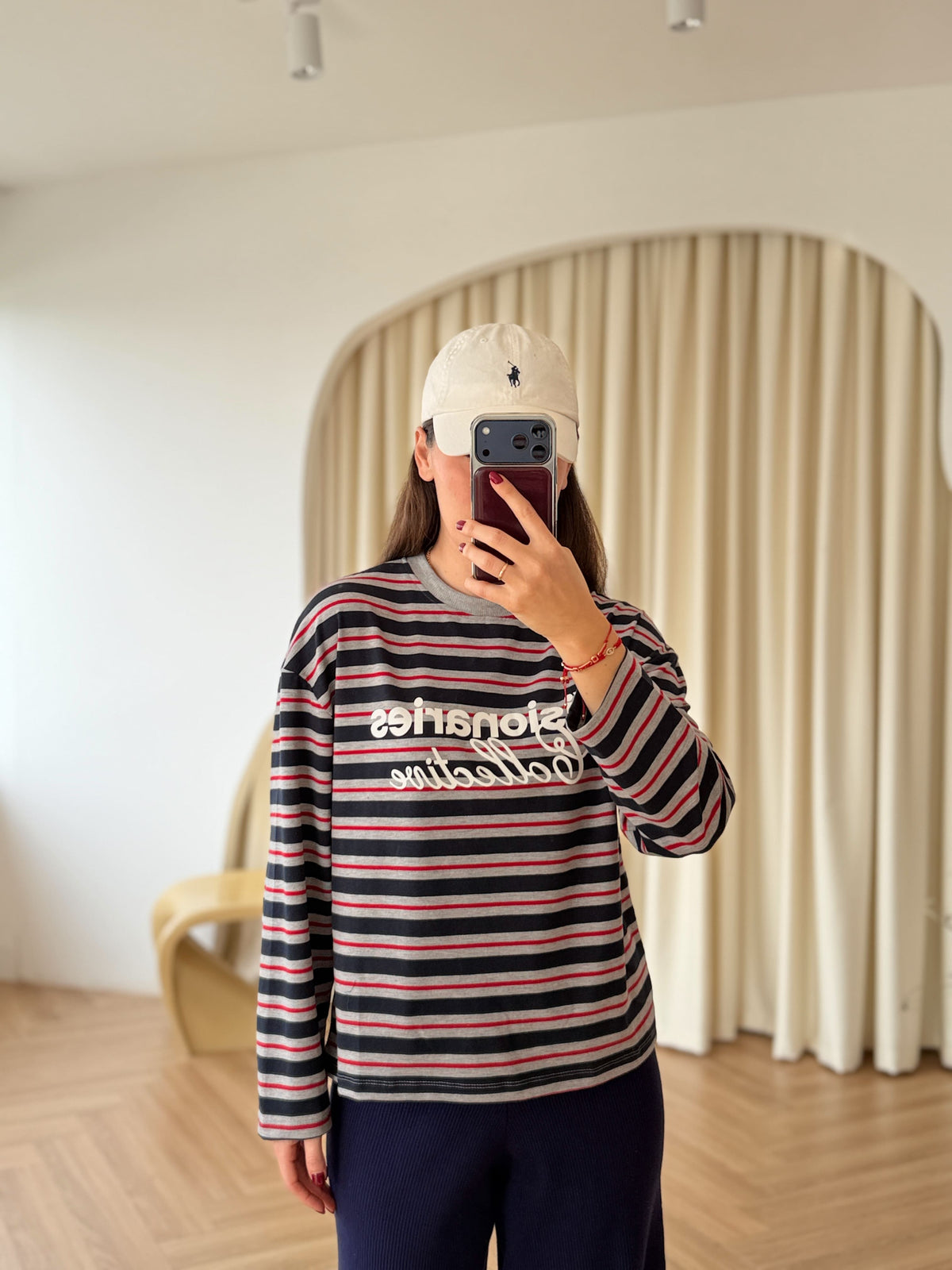 Sweat rayé rouge et marine