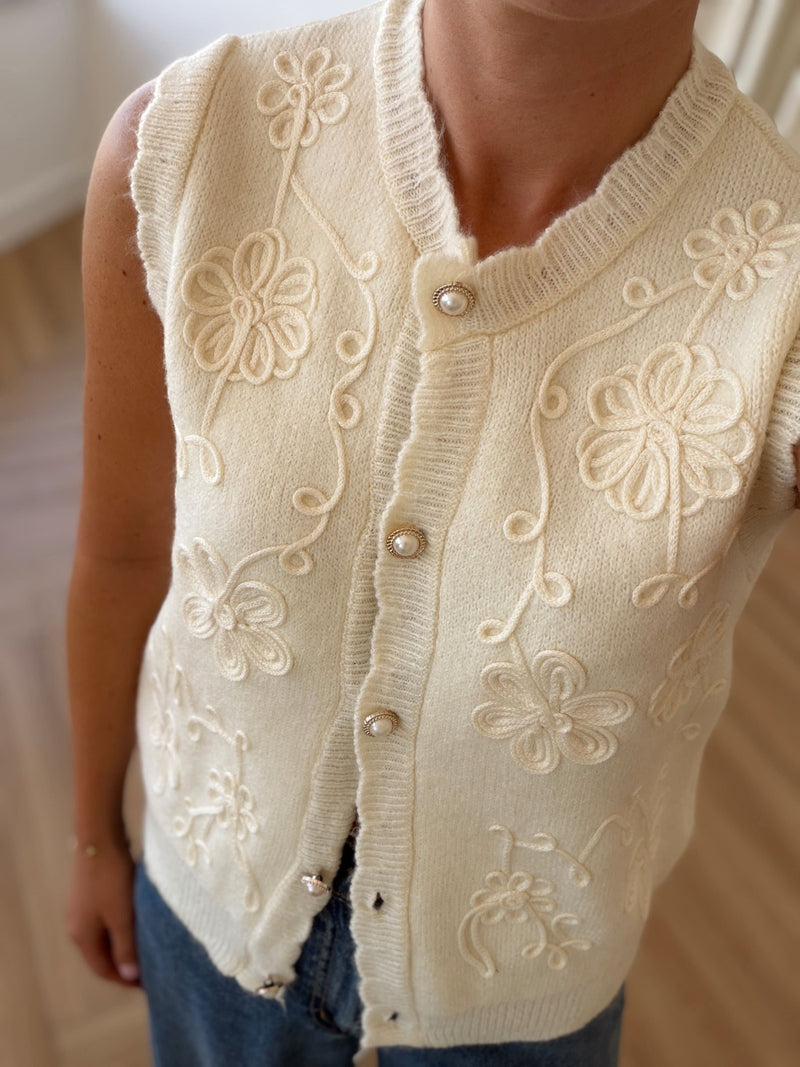 Gilet en maille à boutons perles