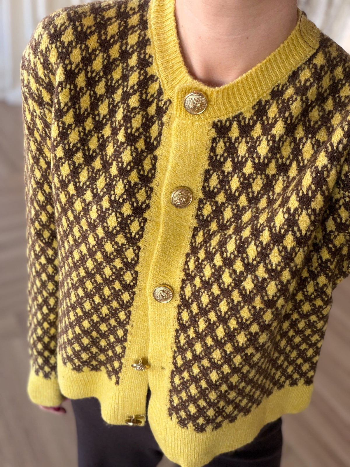 Cardigan jaune à motifs