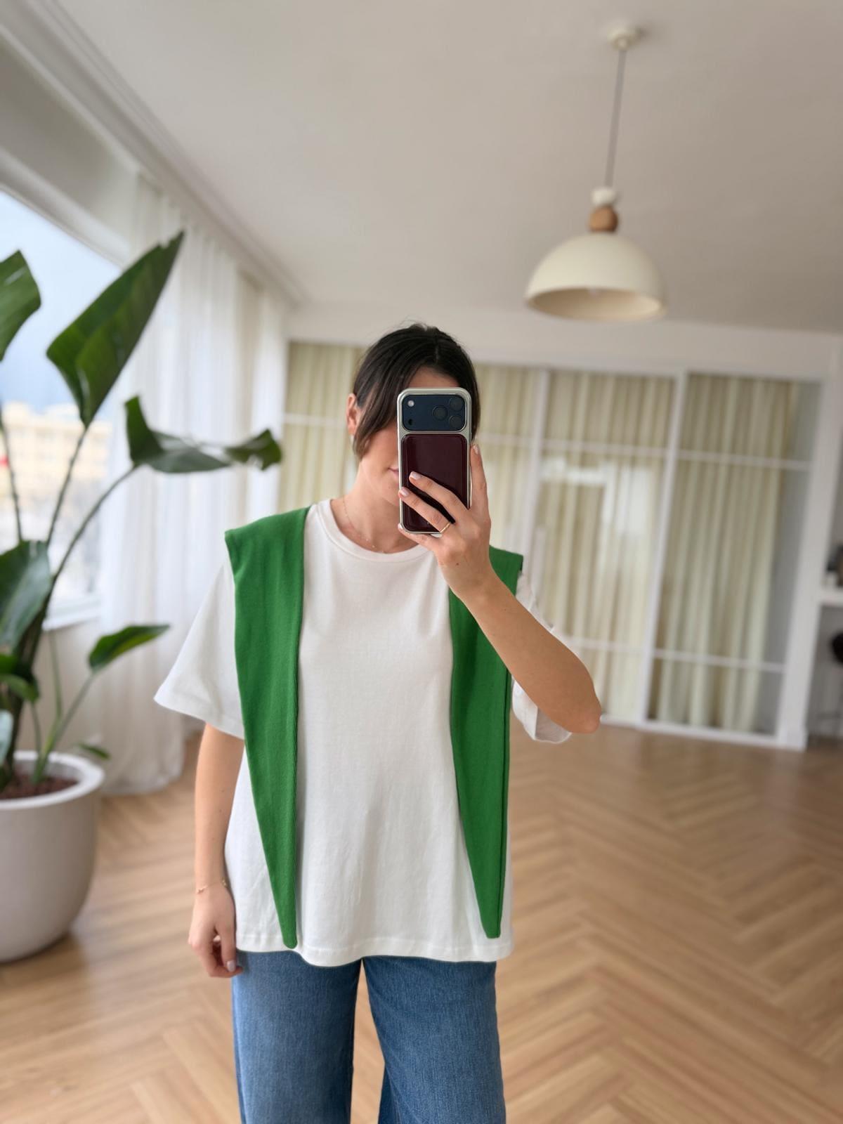 T-shirt à détail foulard